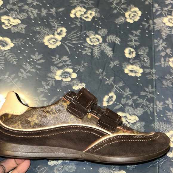 Men’s Louis Vuitton Sneakers size 8 - Picture 10 of 16